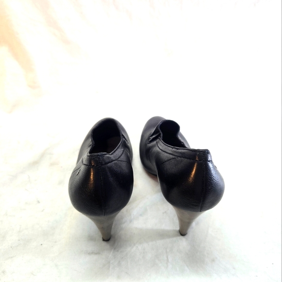 Coach Women's Size 8.5 Black Leather Adra Bootie Heels Pumps - Picture 4 of 8